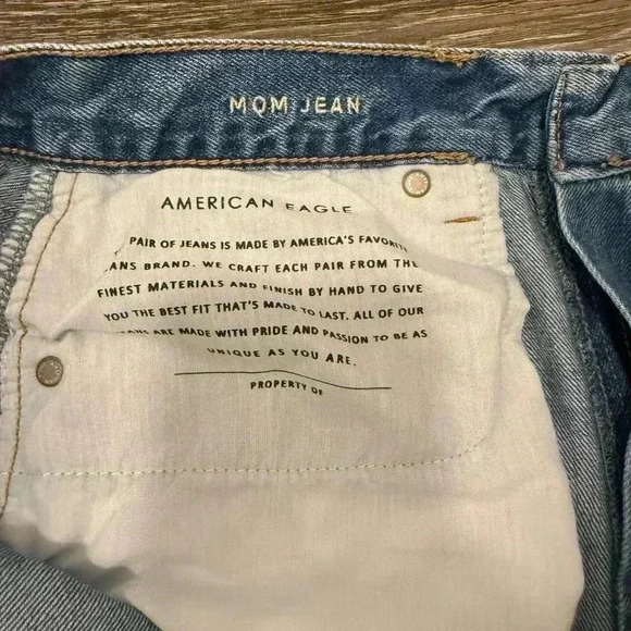 American Eagle Outfitters Women's Blue Mom Jeans - Picture 4 of 4